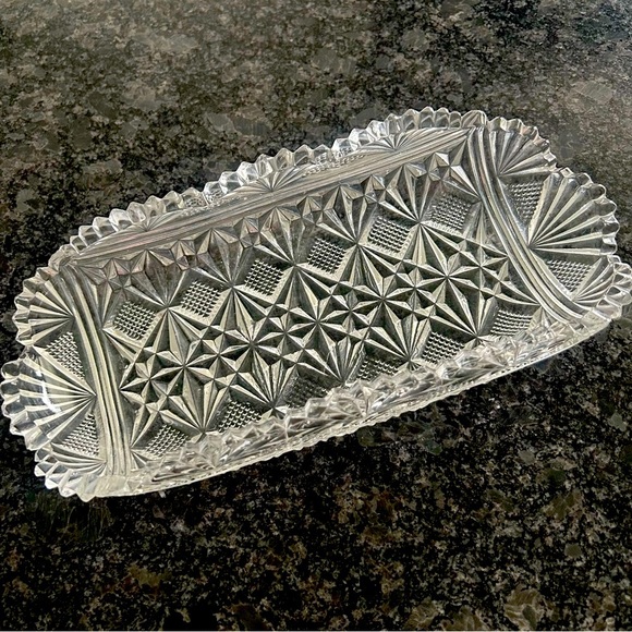 MC KEE & BROTHERS Elegant Pressed Glass Serving tray Early American Vintage - Picture 1 of 10